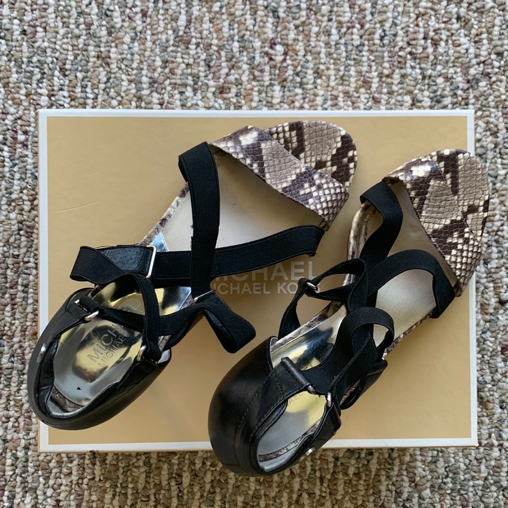 Michael Kors mid-size heels!😀